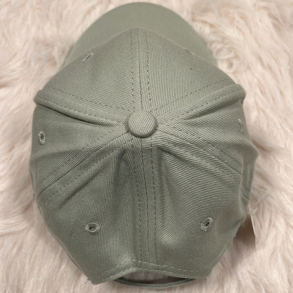 Baseball cap - Picture 5 of 7